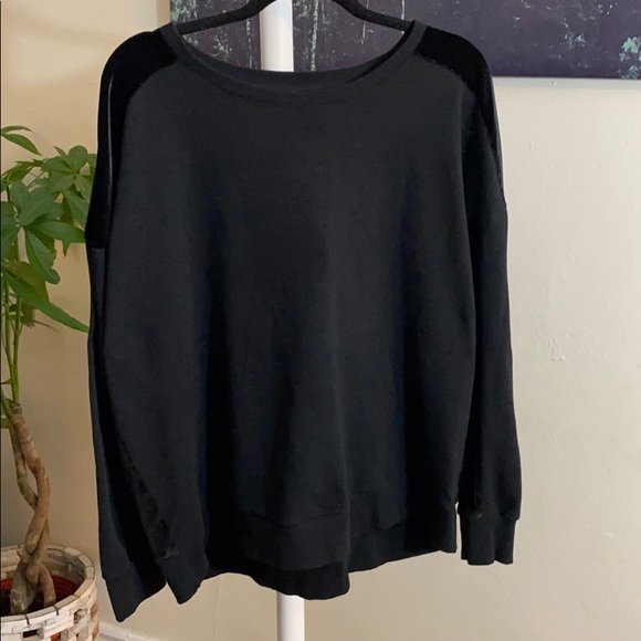 🤯 3/$20🤯 Black Velvet Sweater - Picture 1 of 2